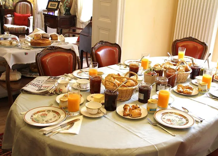 Chambres D'hotes Les Chalands Bed & Breakfast