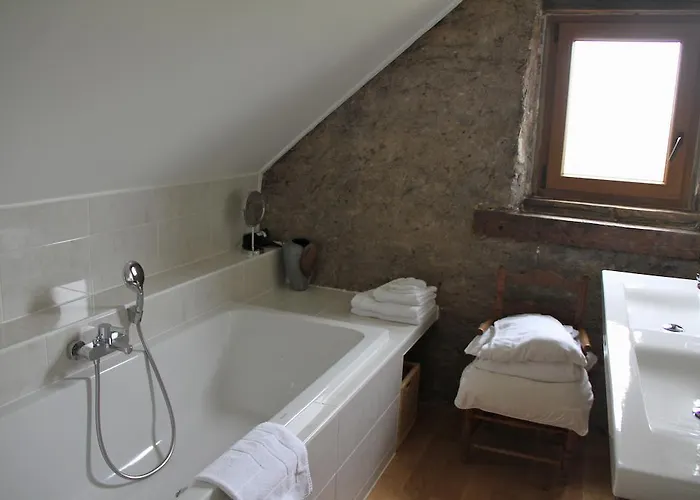 Chambres D'hotes Les Chalands Bed & Breakfast *